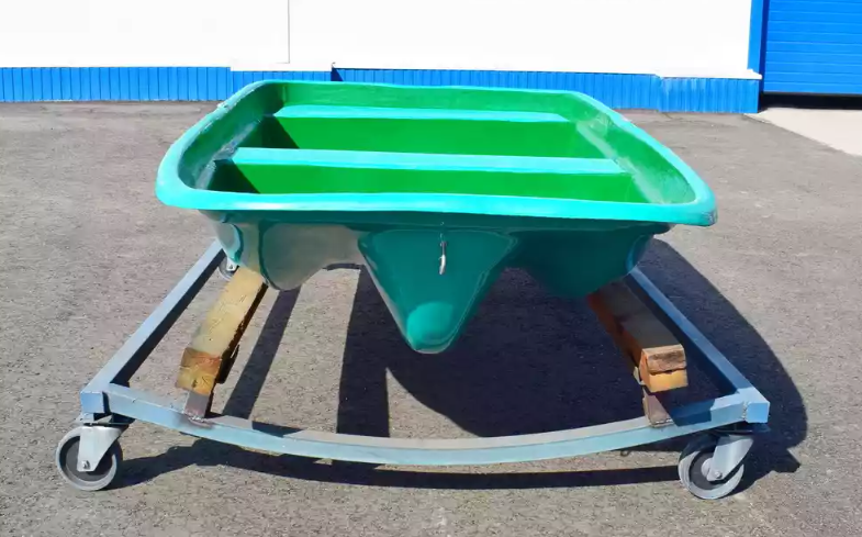 Стеклопластиковая лодка Старт (тримаран) в Комсомольске-на-Амуре