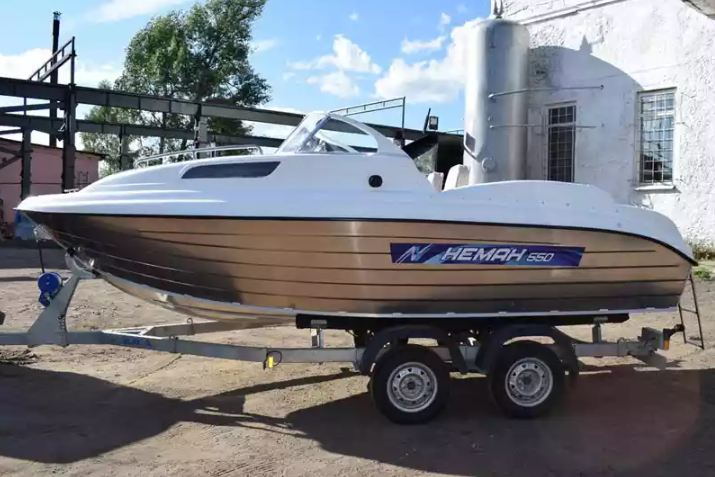 Комбинированный катер Neman-550 с каютой в Комсомольске-на-Амуре