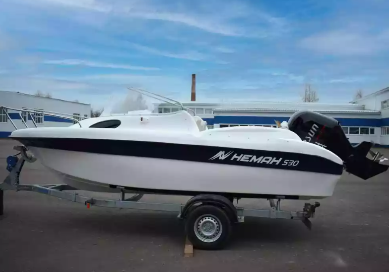 Стеклопластиковый катер Neman-530 с каютой в Комсомольске-на-Амуре
