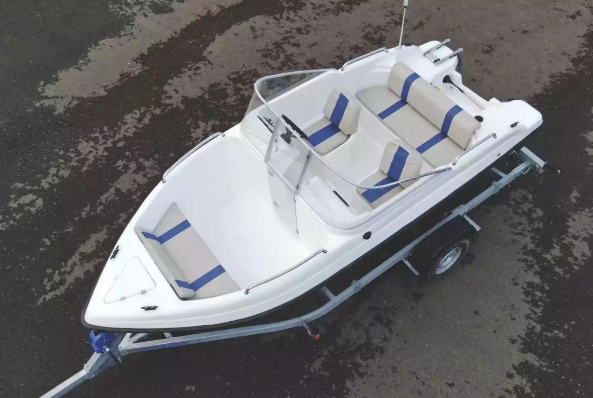 Стеклопластиковый катер Wyatboat-3 DC Open в Комсомольске-на-Амуре