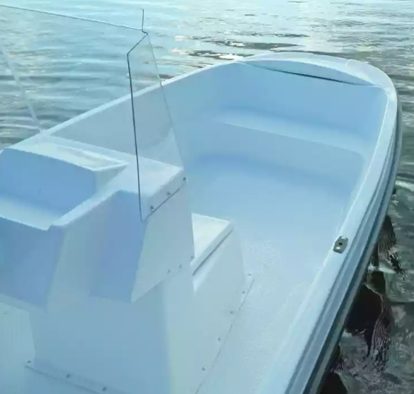 Стеклопластиковая лодка Пингвин с консолью (тримаран) в Комсомольске-на-Амуре