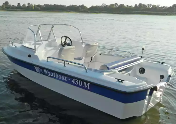 Стеклопластиковый катер Wyatboat-430 M (тримаран) в Комсомольске-на-Амуре