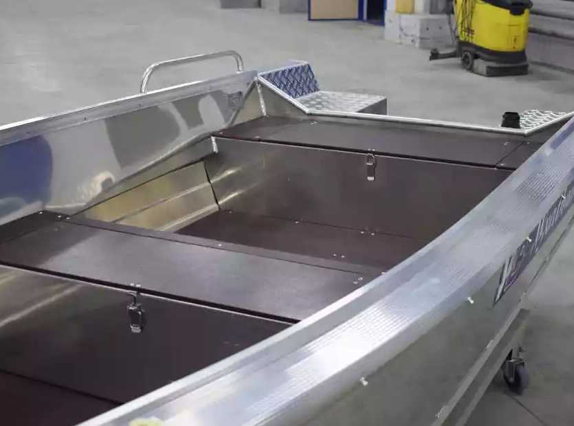 Алюминиевая лодка  Wyatboat-430 Р в Комсомольске-на-Амуре