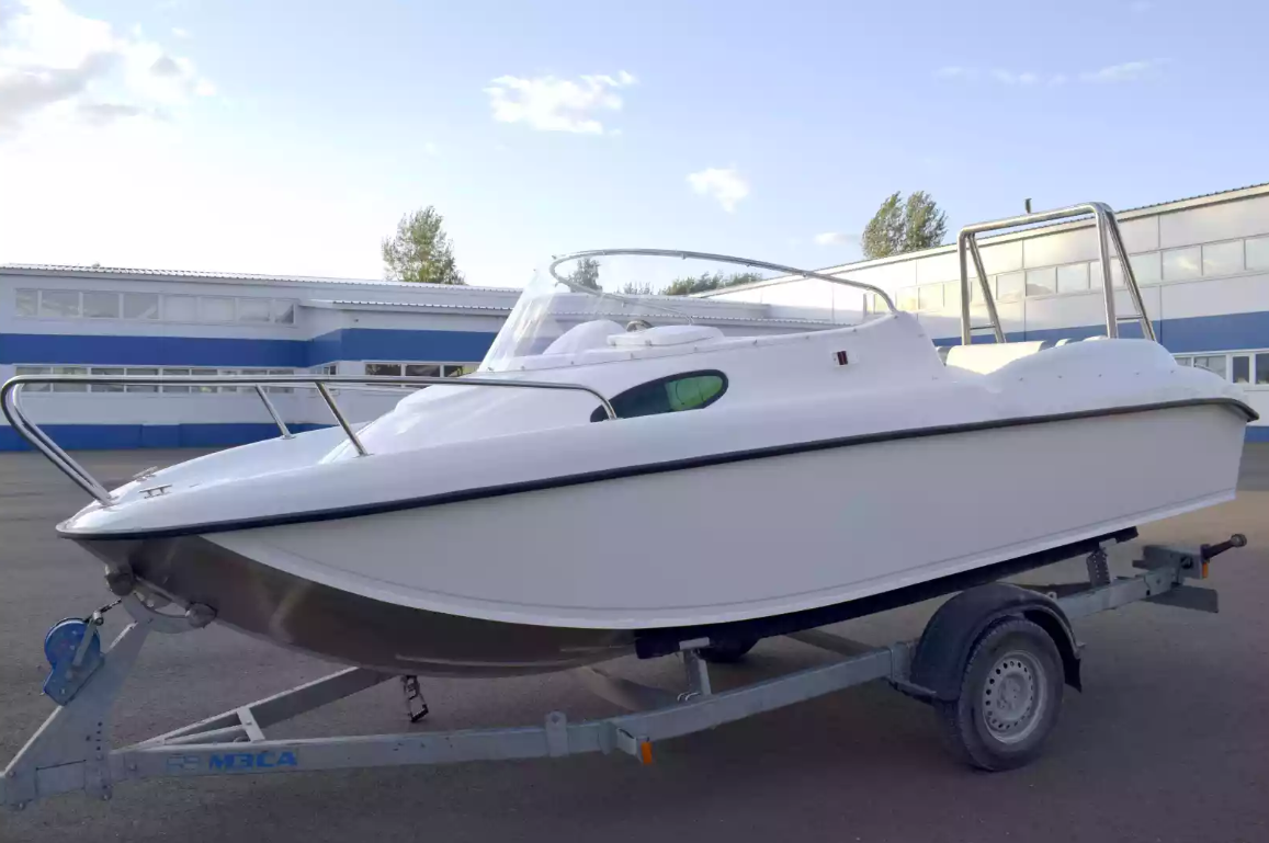 Комбинированный катер Neman-530 с каютой в Комсомольске-на-Амуре