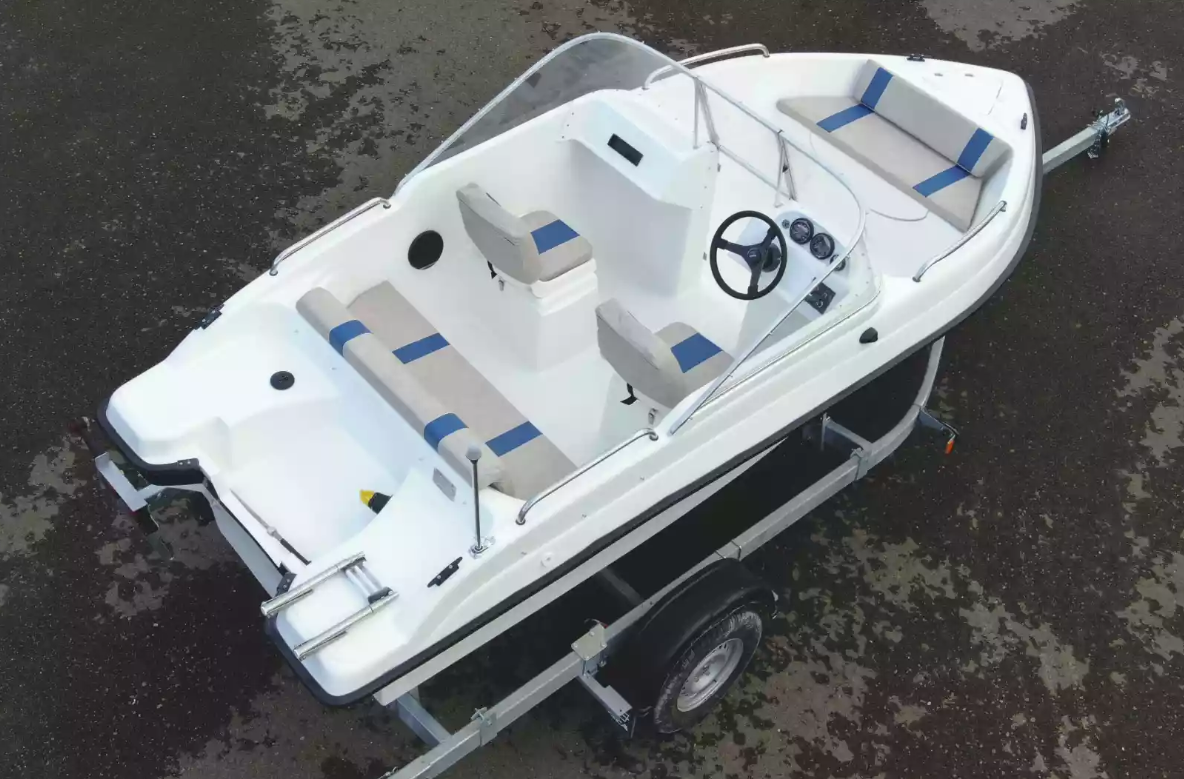 Стеклопластиковый катер Wyatboat-3 DC Open в Комсомольске-на-Амуре