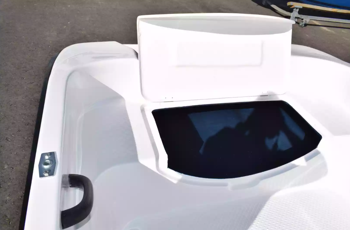 Стеклопластиковая лодка Пингвин (тримаран) в Комсомольске-на-Амуре