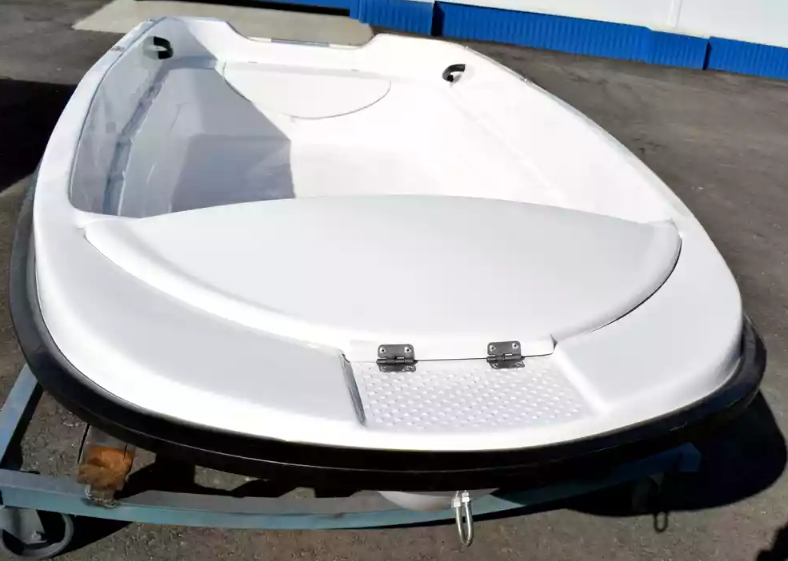 Стеклопластиковая лодка Пингвин (тримаран) в Комсомольске-на-Амуре