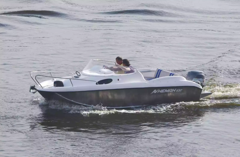 Комбинированный катер Neman-530 с каютой в Комсомольске-на-Амуре