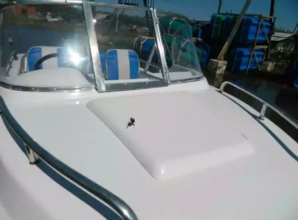 Стеклопластиковый катер Wyatboat-430 M (тримаран) в Комсомольске-на-Амуре