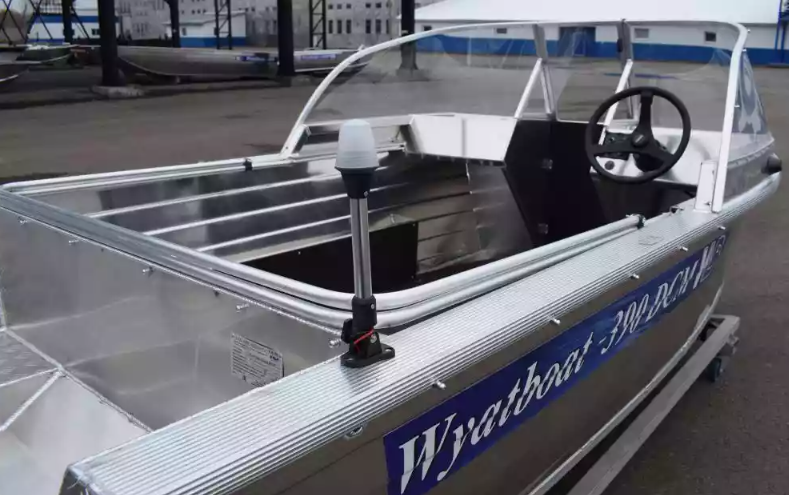 Алюминиевый катер Wyatboat-390 DCM Увеличенный борт в Комсомольске-на-Амуре