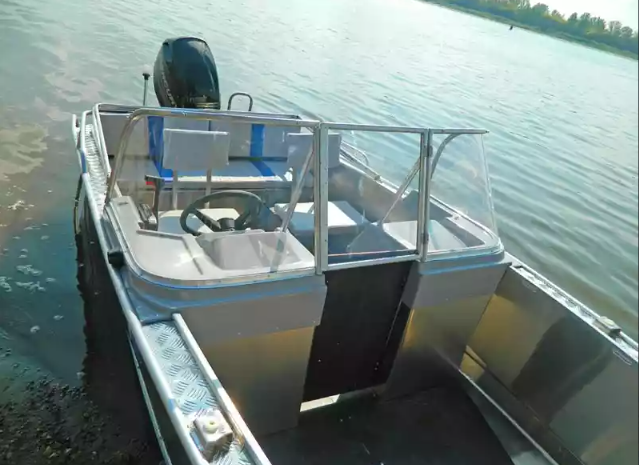 Алюминиевый катер Wyatboat-490 DCM в Комсомольске-на-Амуре