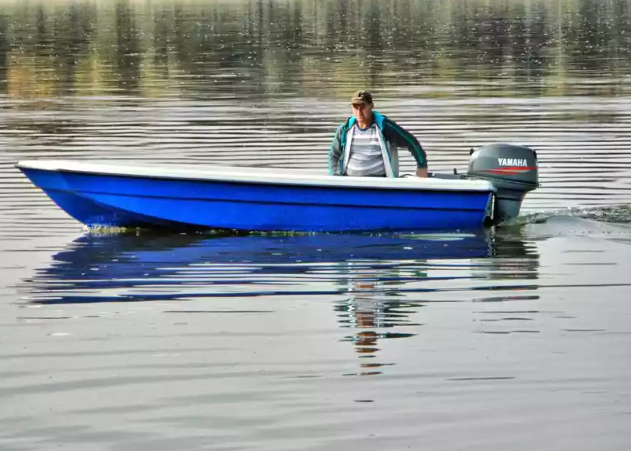 Стеклопластиковая лодка Wyatboat 430 тримаран в Комсомольске-на-Амуре