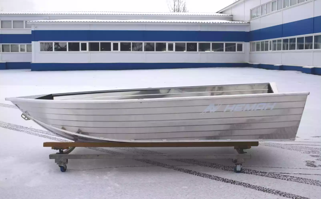 Алюминиевая лодка Неман-400 в Комсомольске-на-Амуре