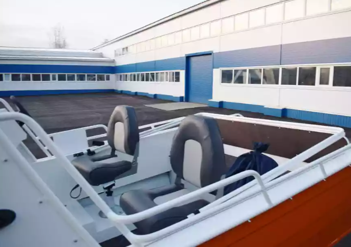 Алюминиевый катер Неман-500 (каютный) в Комсомольске-на-Амуре