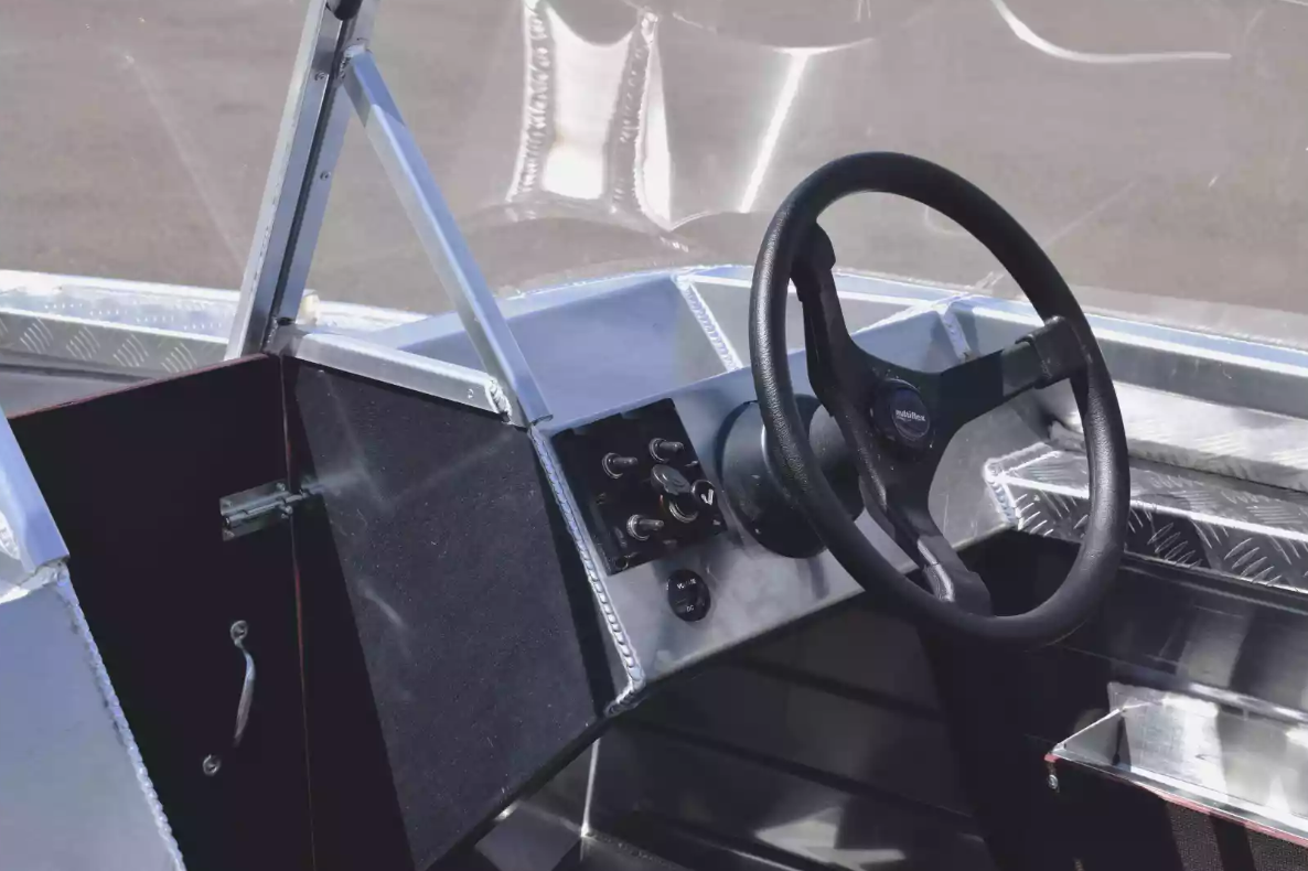 Алюминиевый катер Wyatboat-390 DCM в Комсомольске-на-Амуре