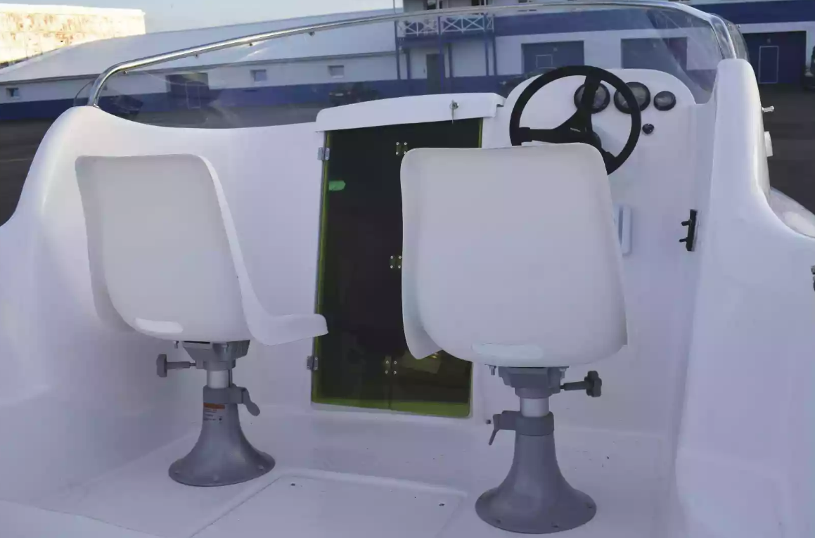 Комбинированный катер Neman-530 с каютой в Комсомольске-на-Амуре