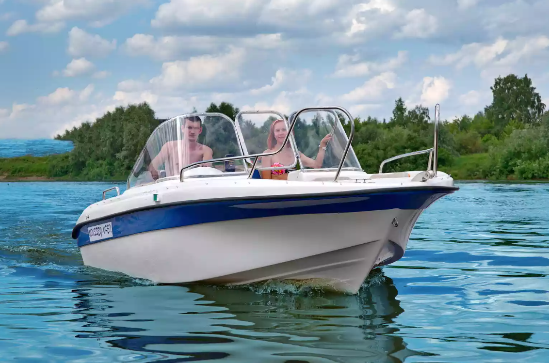 Стеклопластиковый катер Neman-530 Open в Комсомольске-на-Амуре