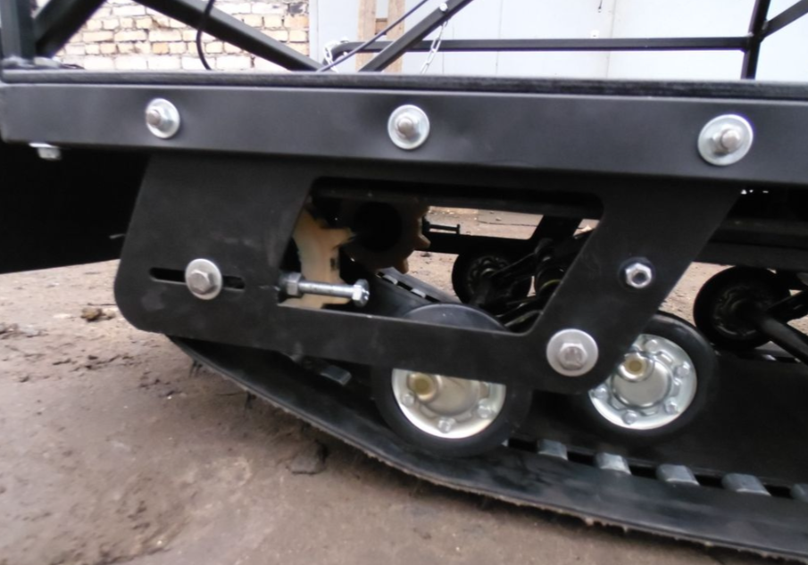 Мотобуксировщик AhtaR Зима 15 л/с с вариатором в Комсомольске-на-Амуре