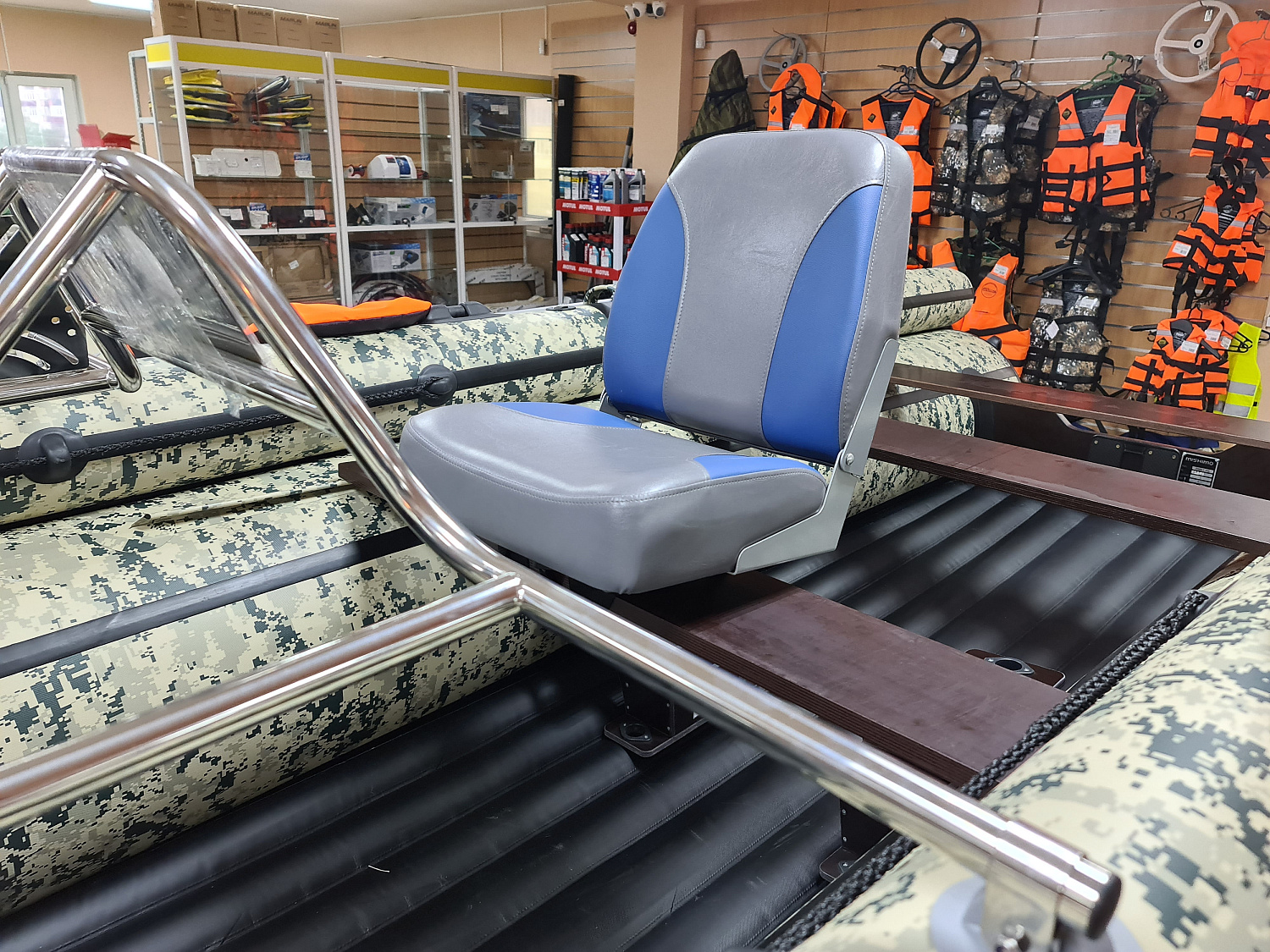 КРЕСЛО МЯГКОЕ РАСКЛАДНОЕ С ПОВОРОТНЫМ МЕХАНИЗМОМ ДЛЯ ЛОДОК в Комсомольске-на-Амуре