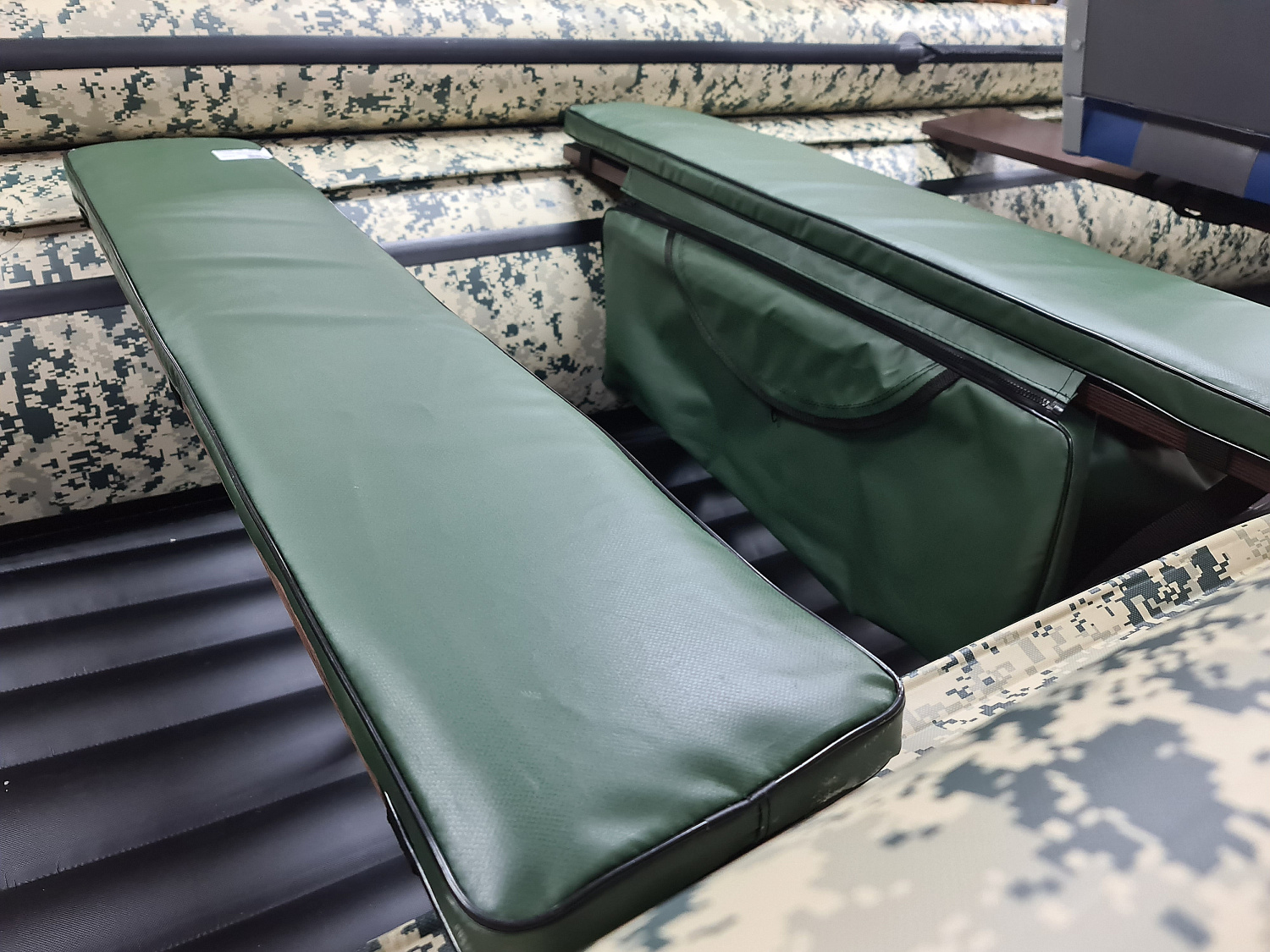 КОМПЛЕКТ МЯГКИХ НАКЛАДОК С СУМКОЙ ДЛЯ ЛОДОК 110Х20 ЗЕЛЕНЫЙ в Комсомольске-на-Амуре